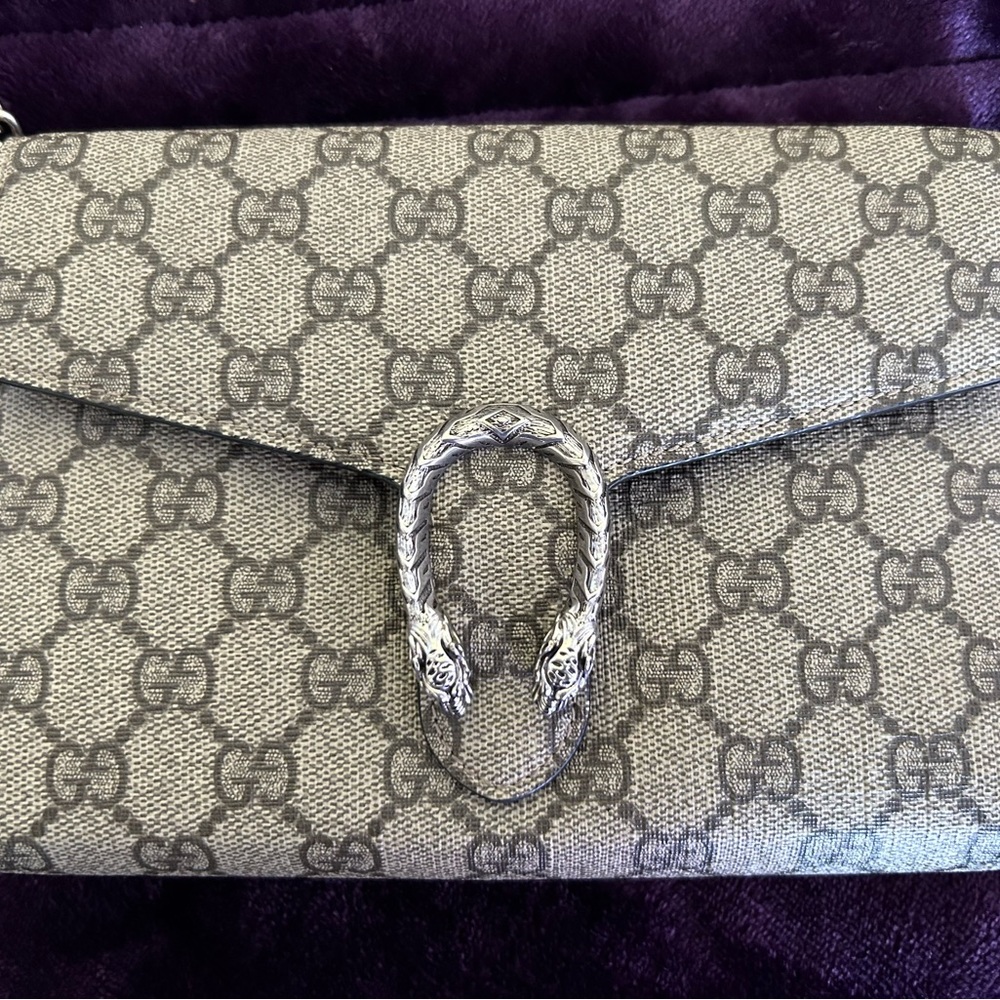 GUCCI WALLET ON A CHAIN W/ 25” Drop ~ Dionysus GG Supreme * Great Condition - Picture 2 of 5